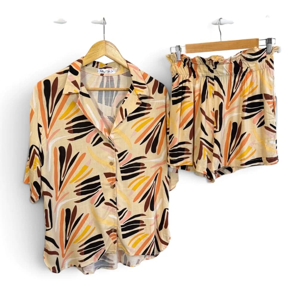 Set Estampado Short y Camisa Crema 1