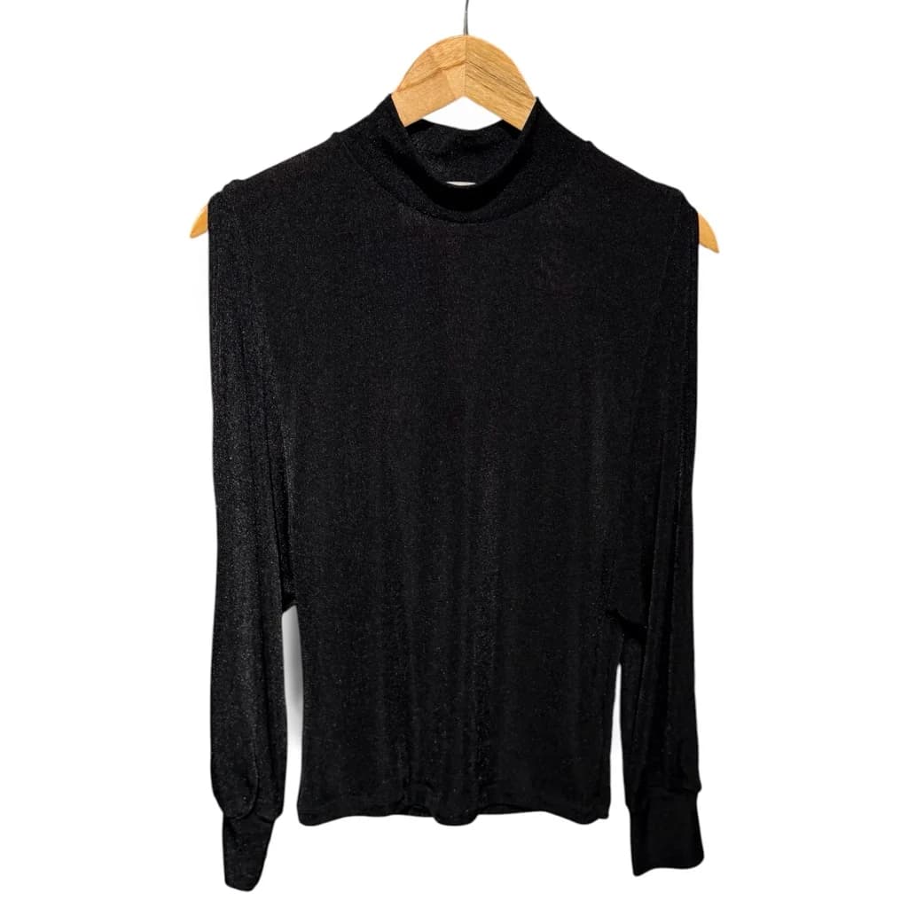 Blusa Negra Mangas Largas con Abertura