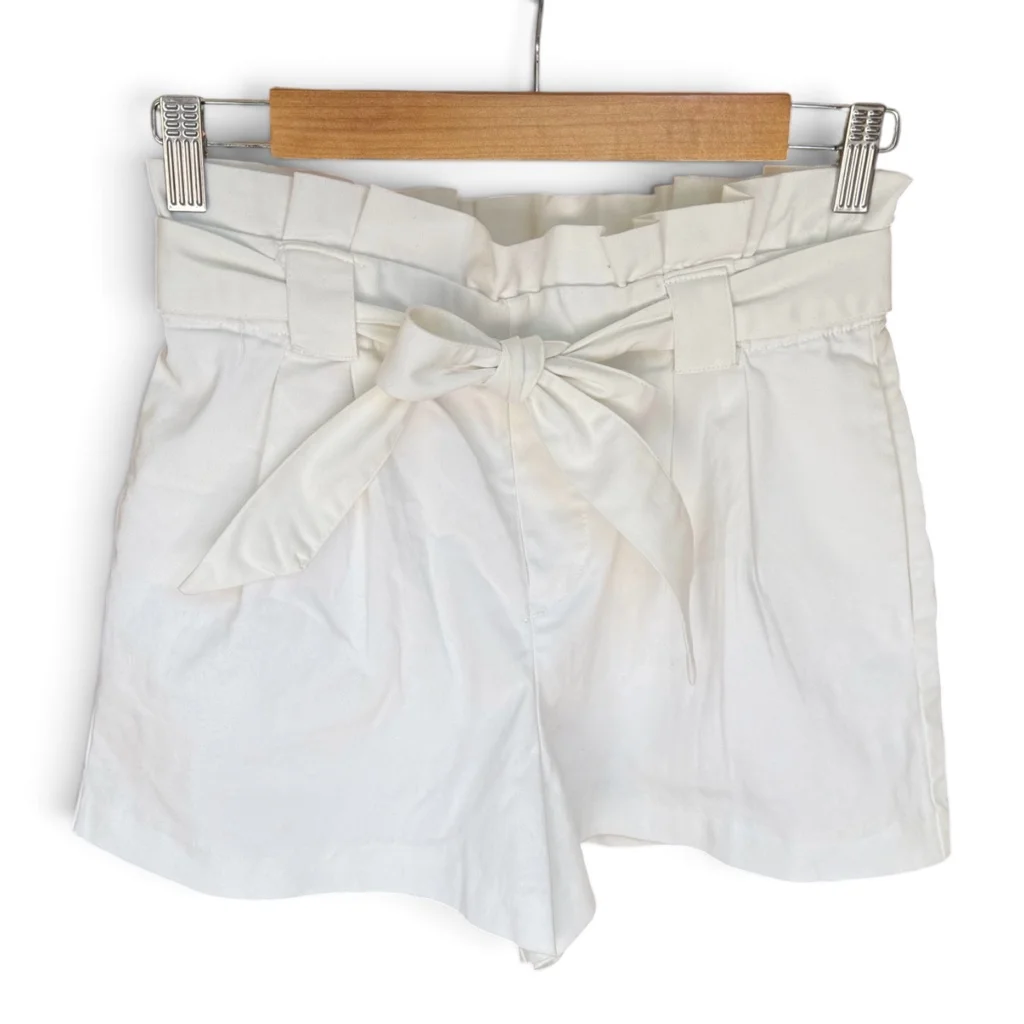 Short Blanco Con Lazo