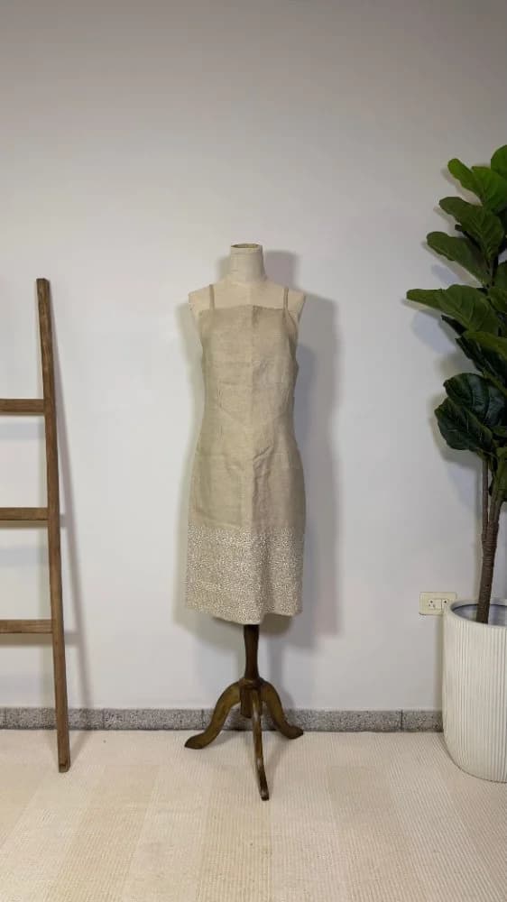 Vestido Beige Lino con calado