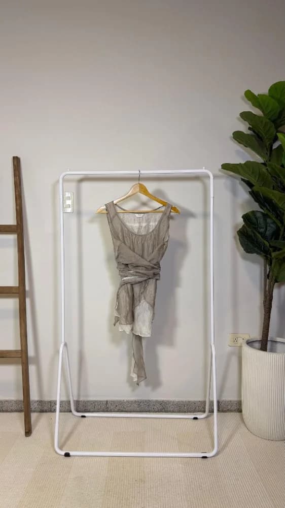Blusa Beige y Blanca Tela Amasada