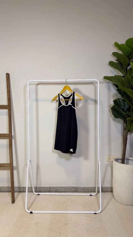 Camisilla Negra con bordes blancos