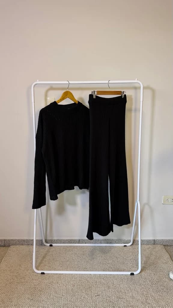Conjunto negro de punto