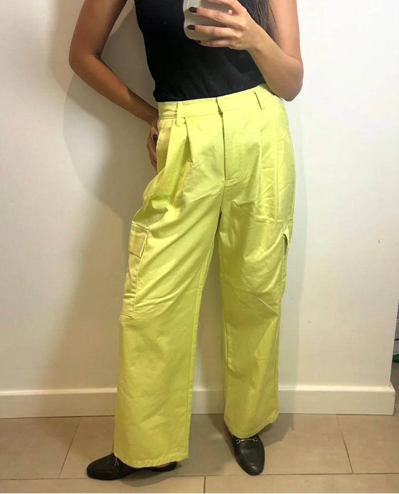 Pantalon cargo amarillo