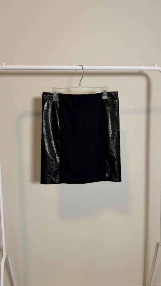Pollera negra elastizada combinada