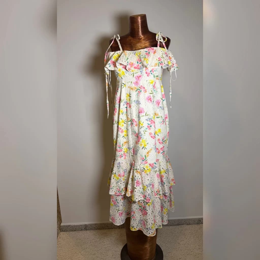 Vestido midi broderie calado