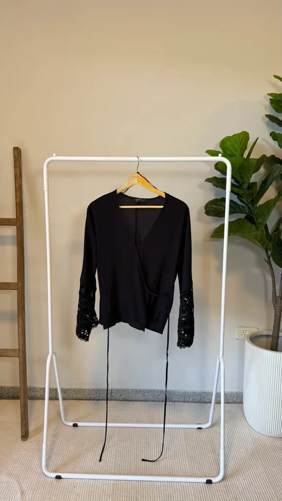 Camisa Cruzada Mangas Guipur Gamuza