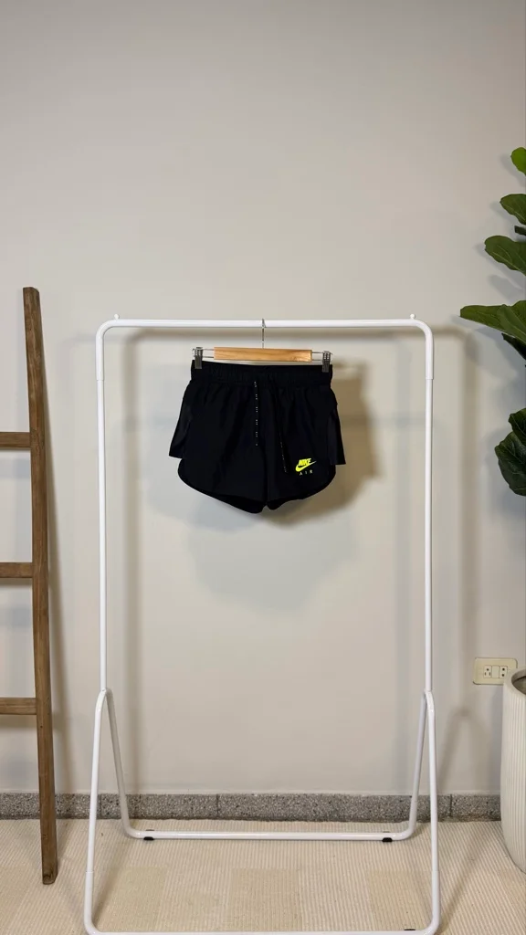 Short Negro Running Logo Fluor . Nike