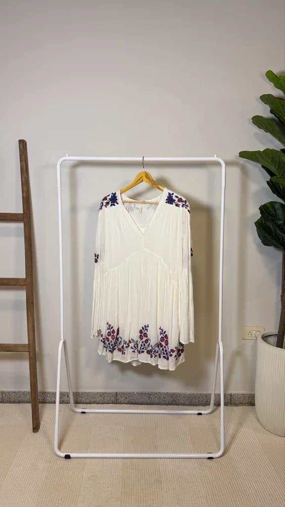 Vestido Blanco Bordado Mangas Largas