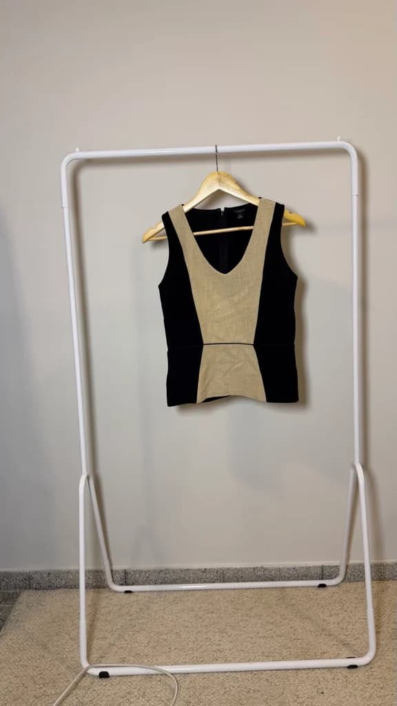Blusa negra con beige