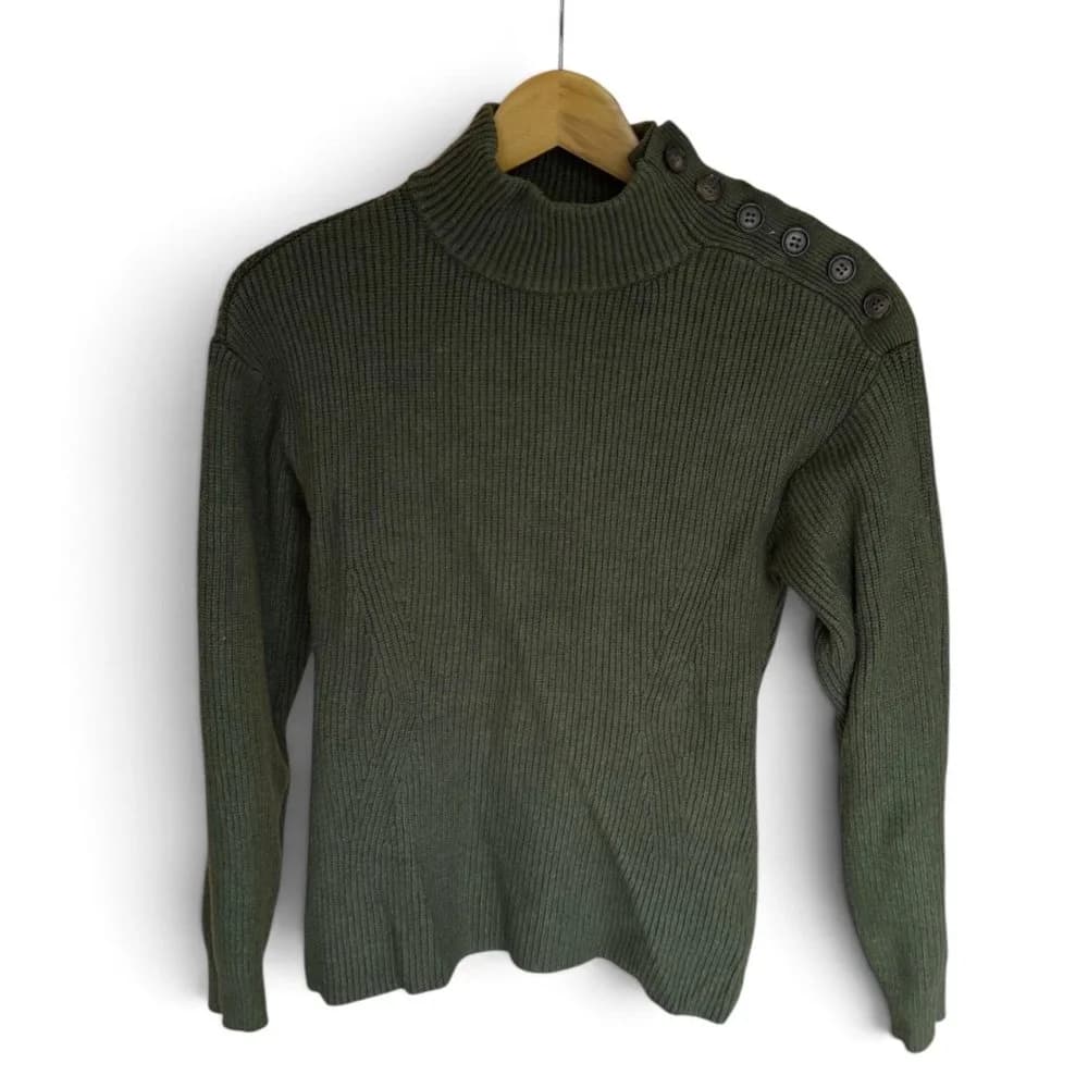 Sweater Verde Musgo con Botones