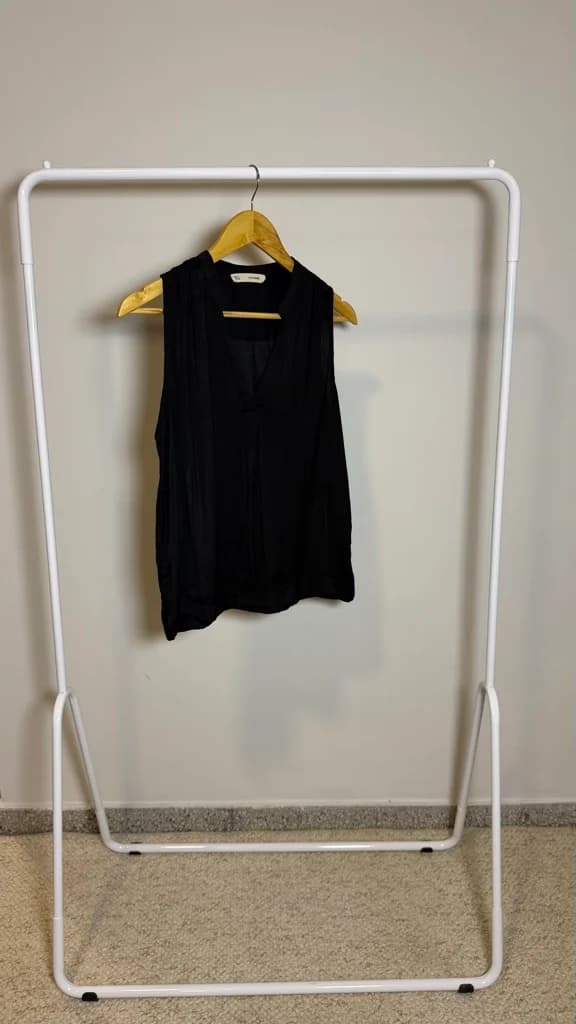 Blusa negra Escote V