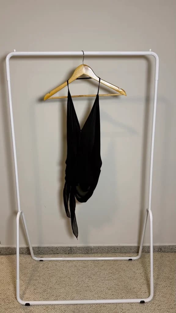 Blusa negra espalda abierta