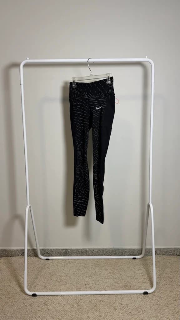 Calza negra con gris reflectivo
