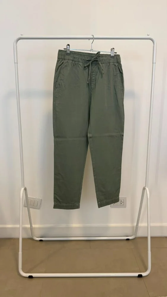 Pantalon verde con goma