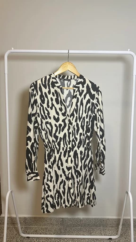 Vestido animal print negro mangas largas