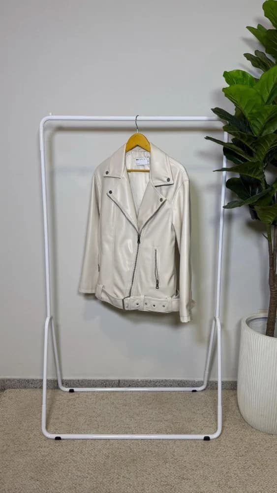 Campera Simil Cuero Hueso