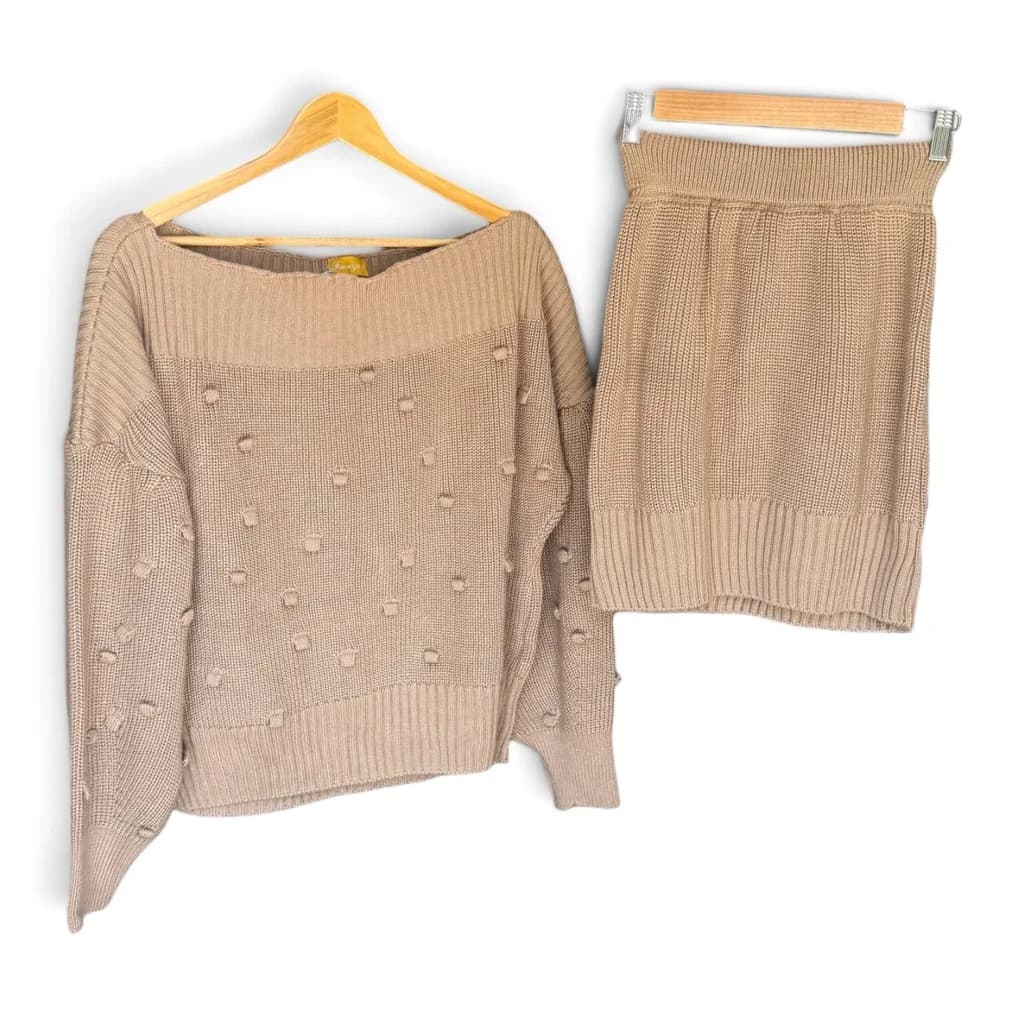 Set Tricot Beige Pollera y Sweater