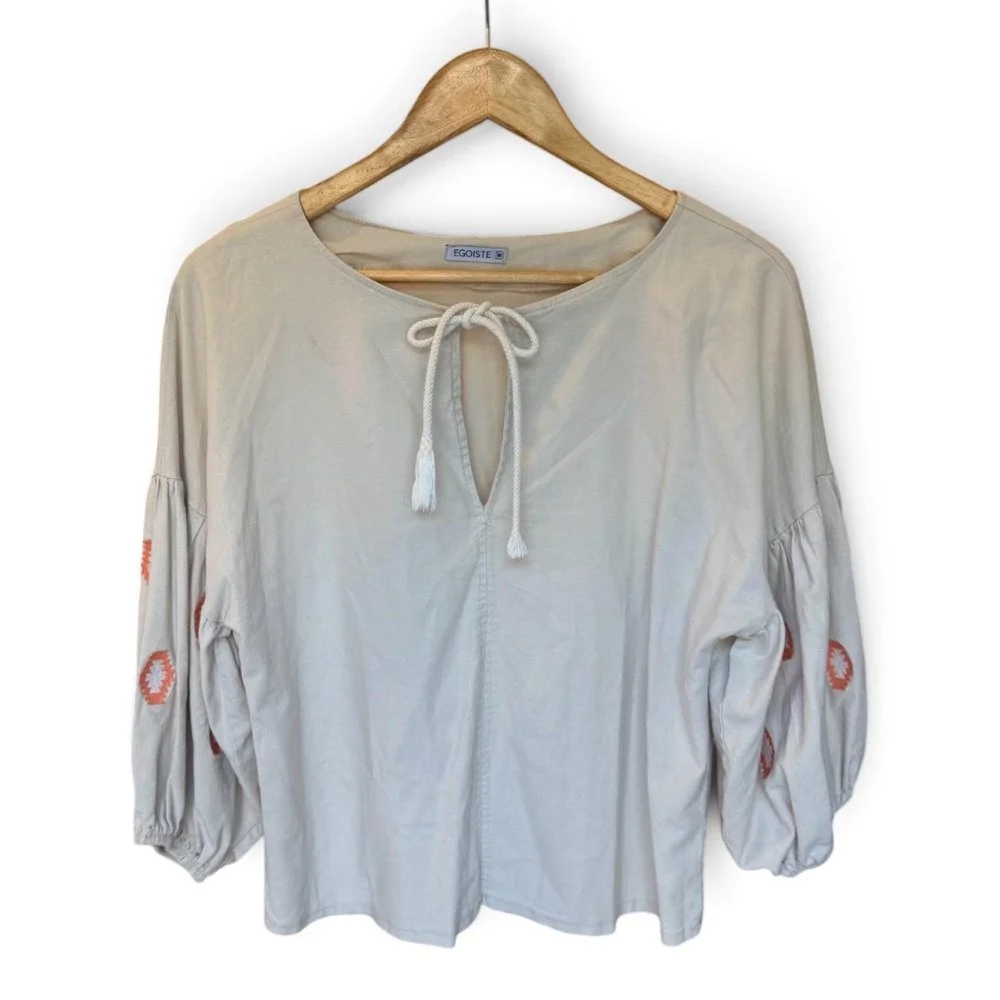 Blusa Beige Manga Abullonada Bordada