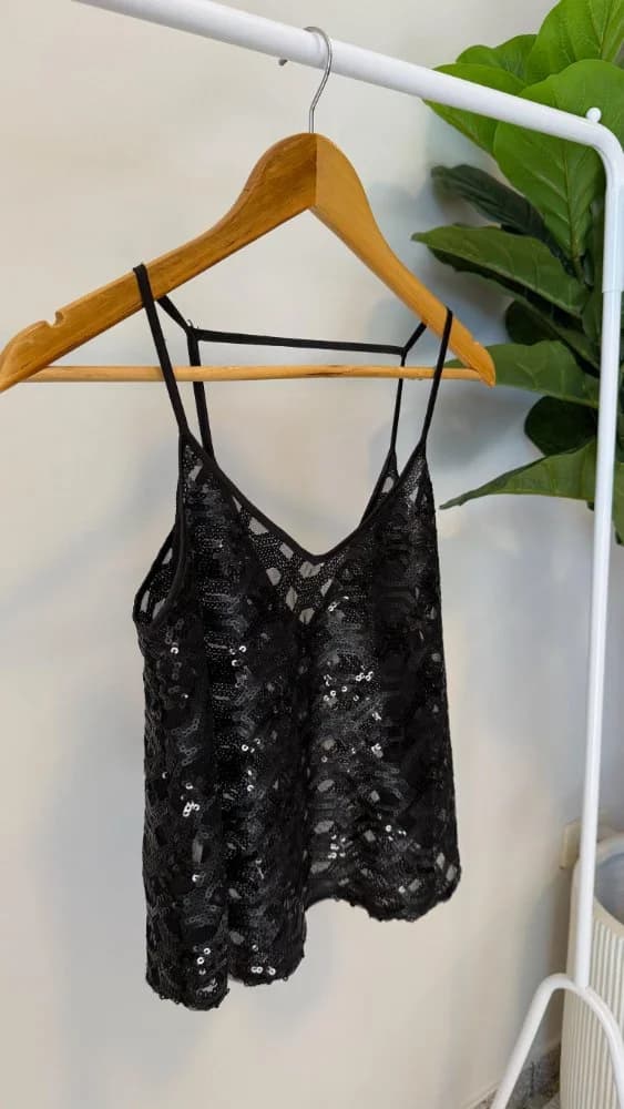 Blusa Negra con lentejuelas
