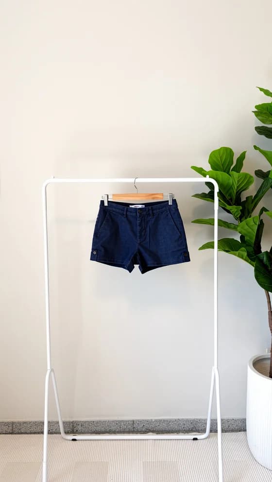 Short Azul Marino con botones