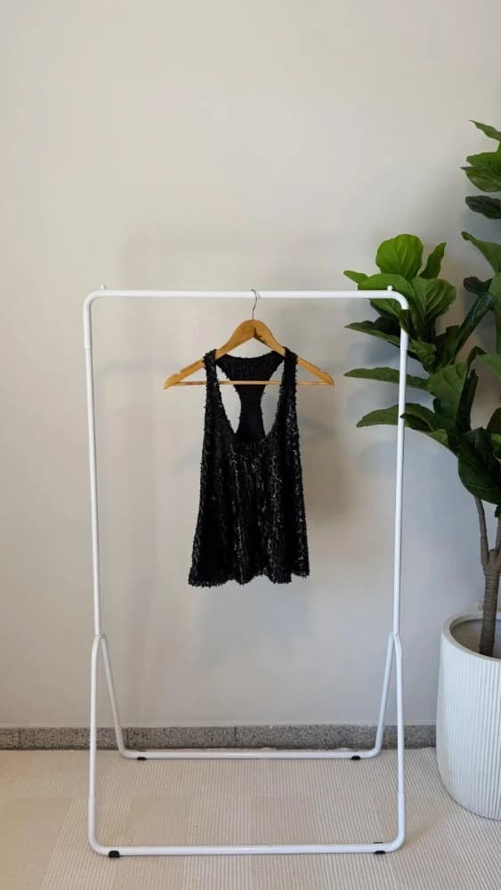 Blusa Negra Con Lentejuelas Rectangulares
