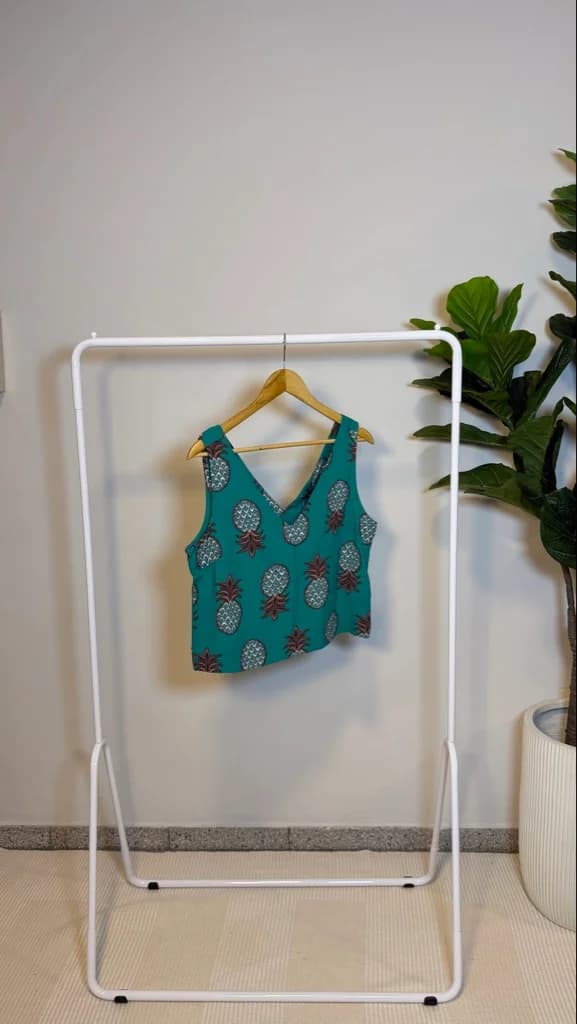 Blusa Cropped con Piñas