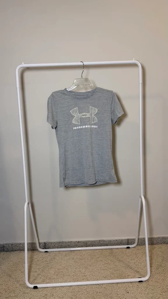 Remera gris logo