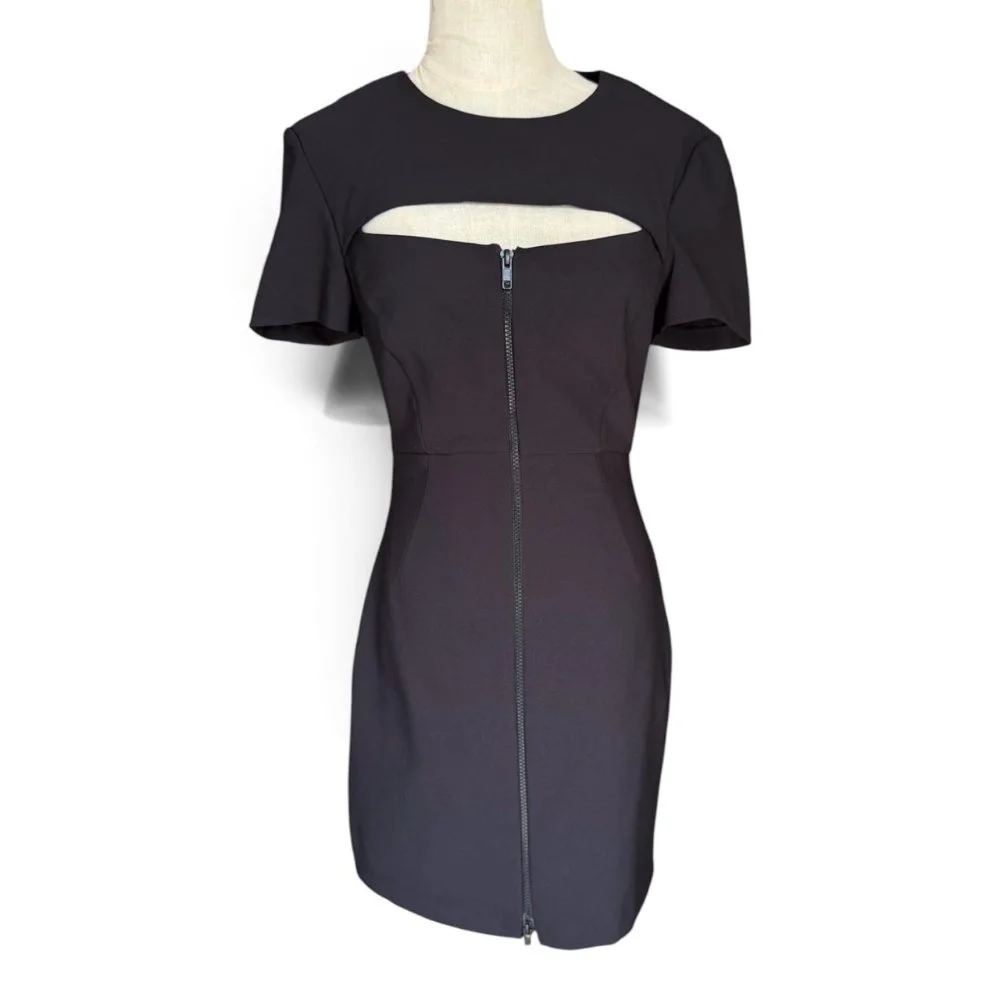 Vestido Negro Mini Cierre Frontal