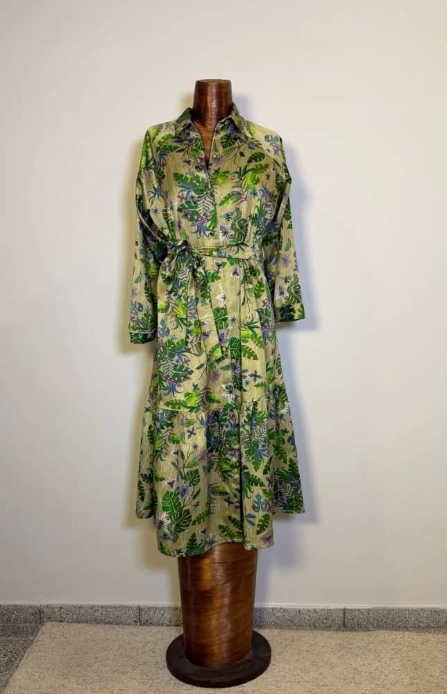 Vestido midi camisero estampado verde